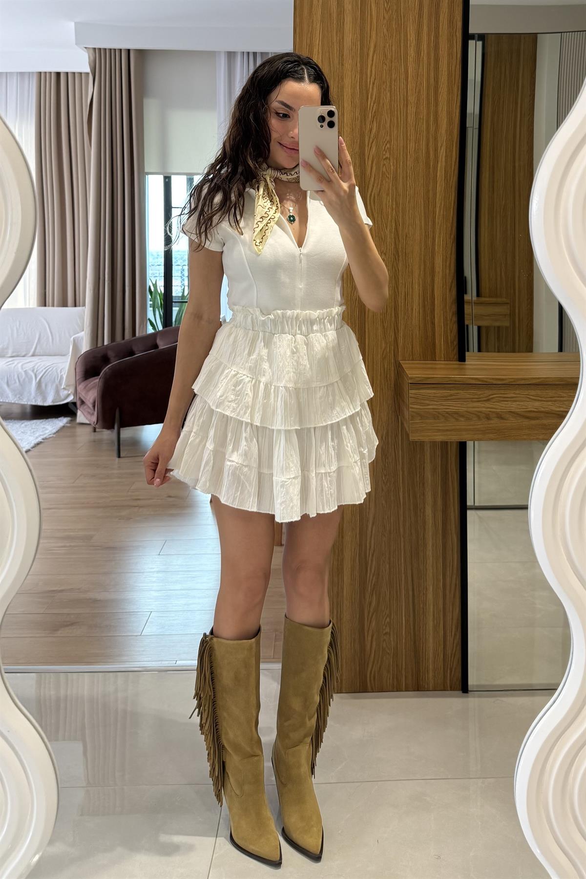 Nyra Beyaz Kat Kat Şort Etek