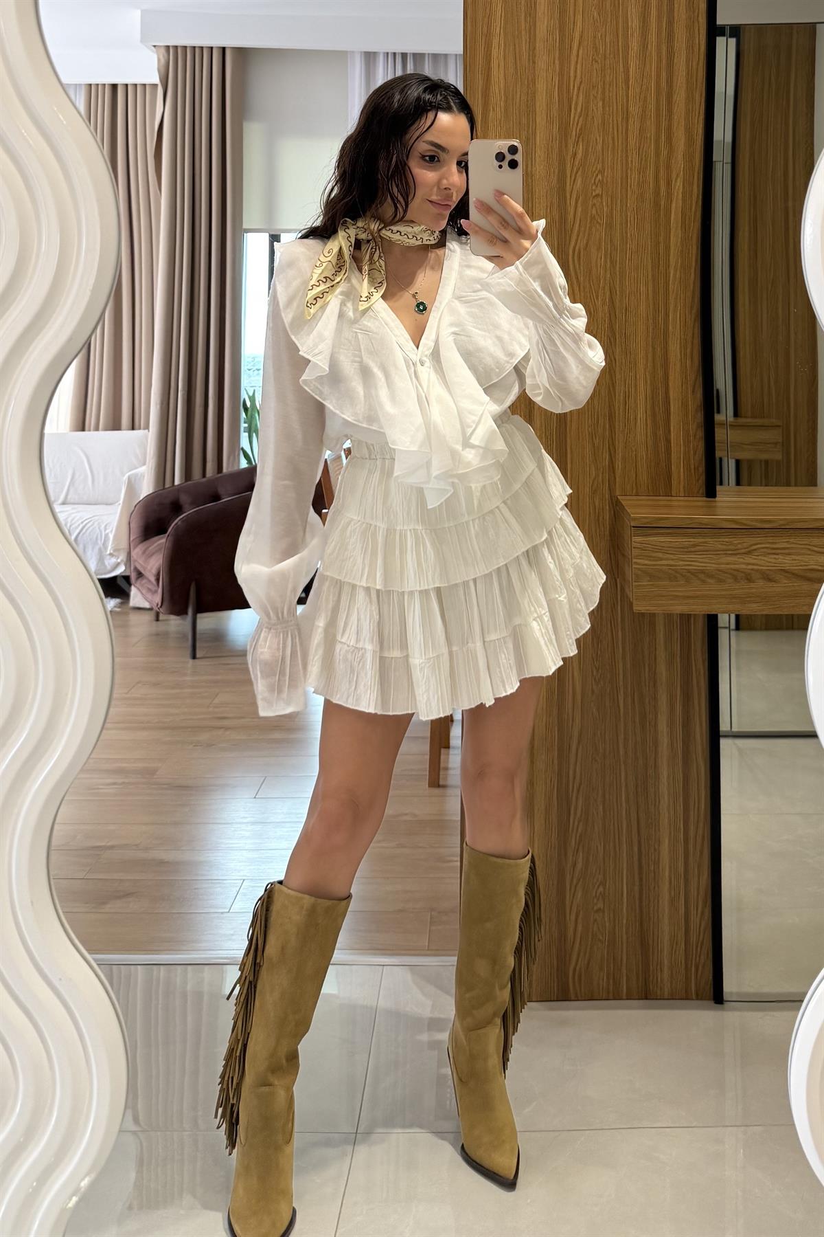 Nyra Beyaz Kat Kat Şort Etek