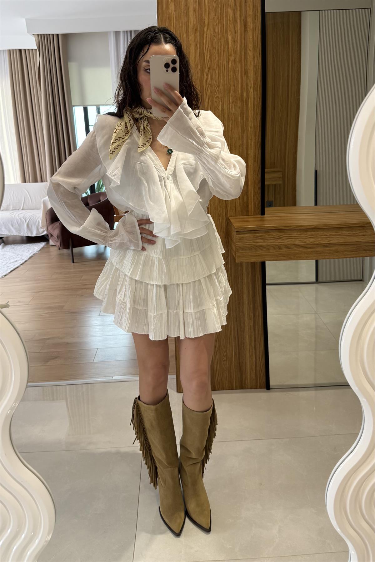 Nyra Beyaz Kat Kat Şort Etek