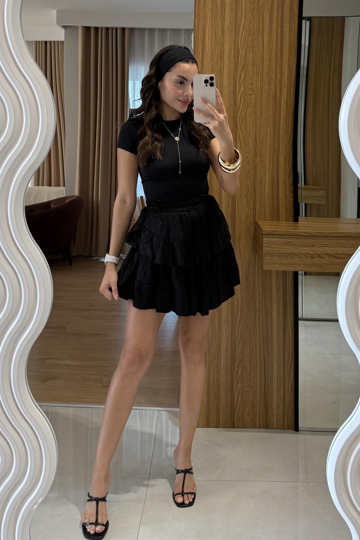 Nyra Siyah Kat Kat Şort Etek