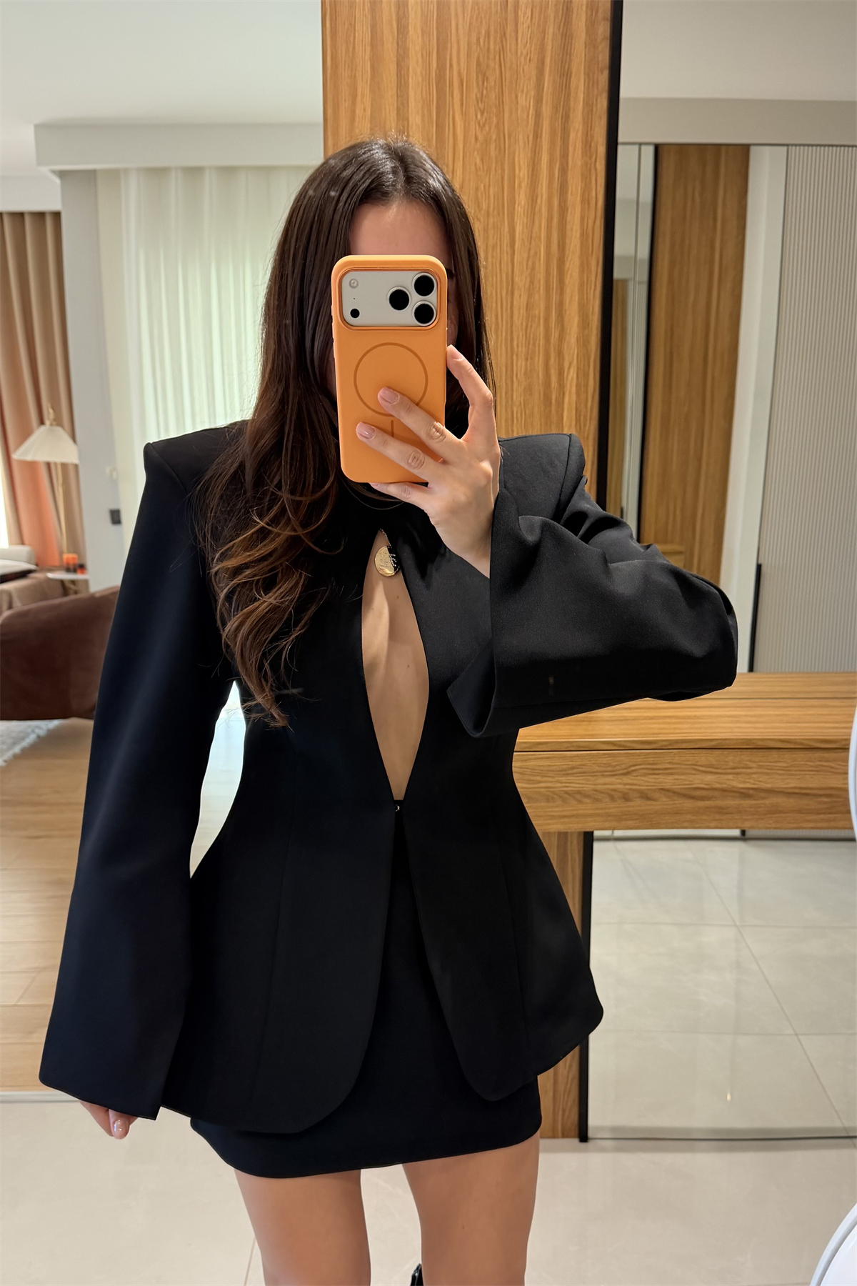 Nysia Siyah Göğüs Pencere Detaylı Takım