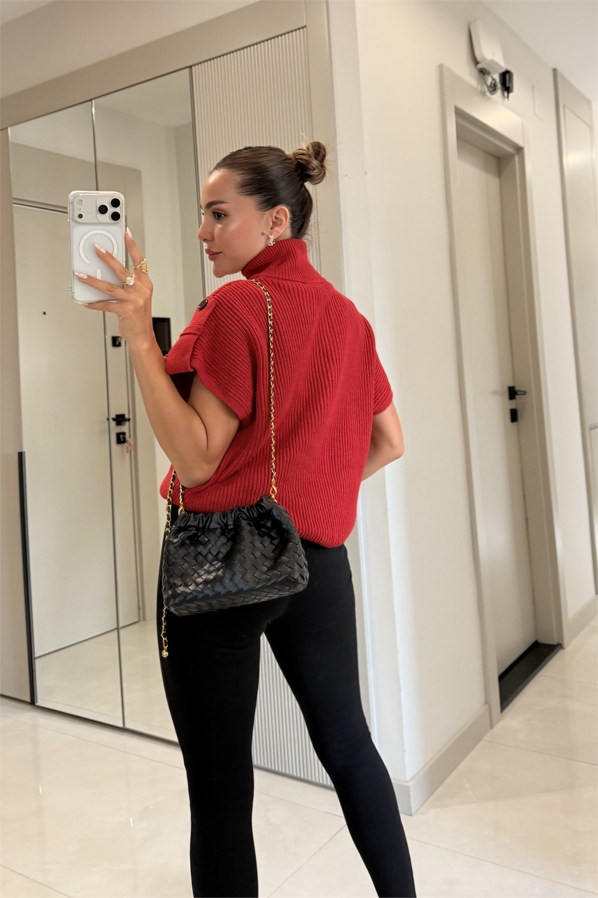 Octavia Kırmızı Dik Yaka Omuz Detaylı Triko Yelek