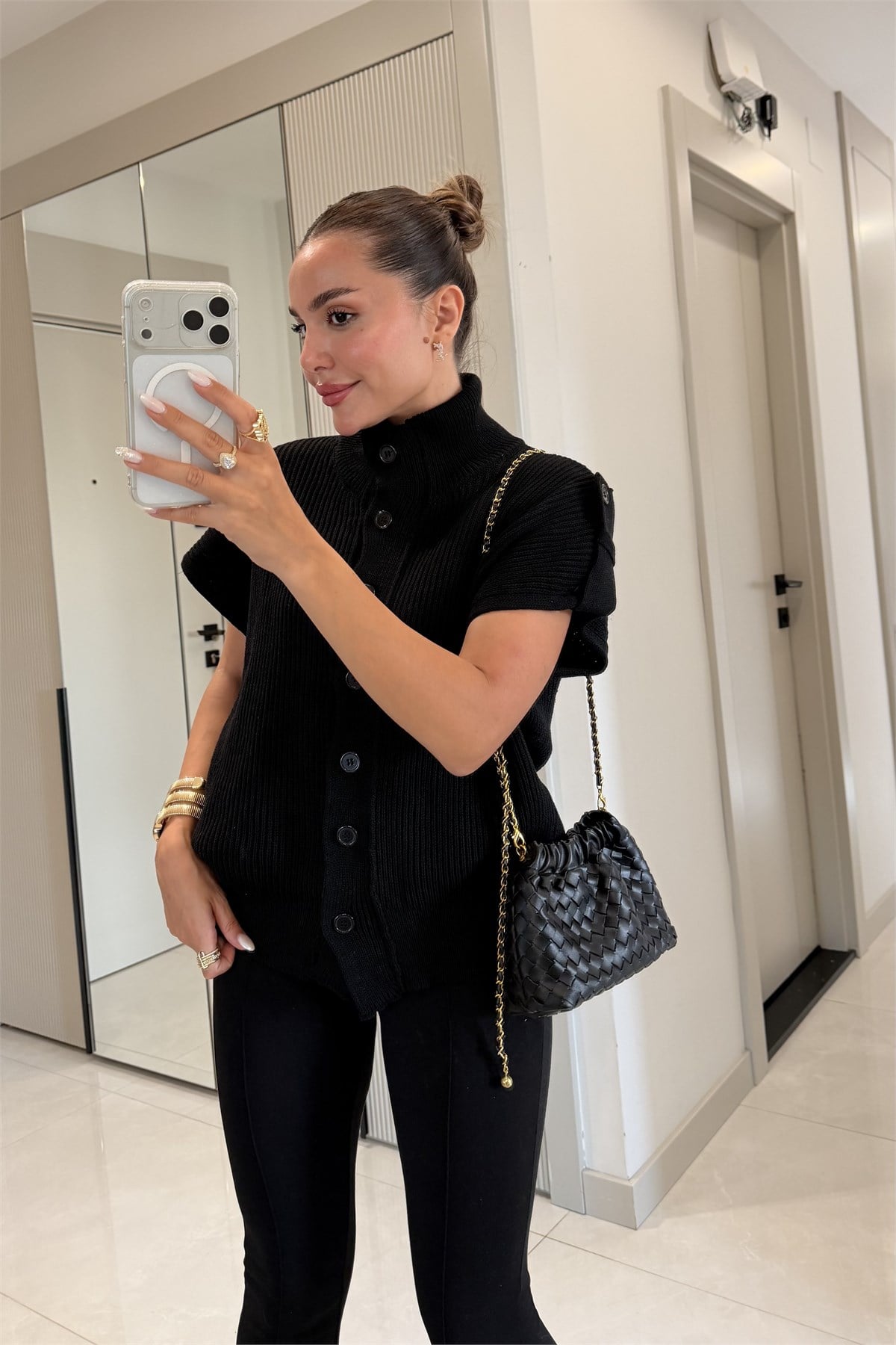 Octavia Siyah Dik Yaka Omuz Detaylı Triko Yelek