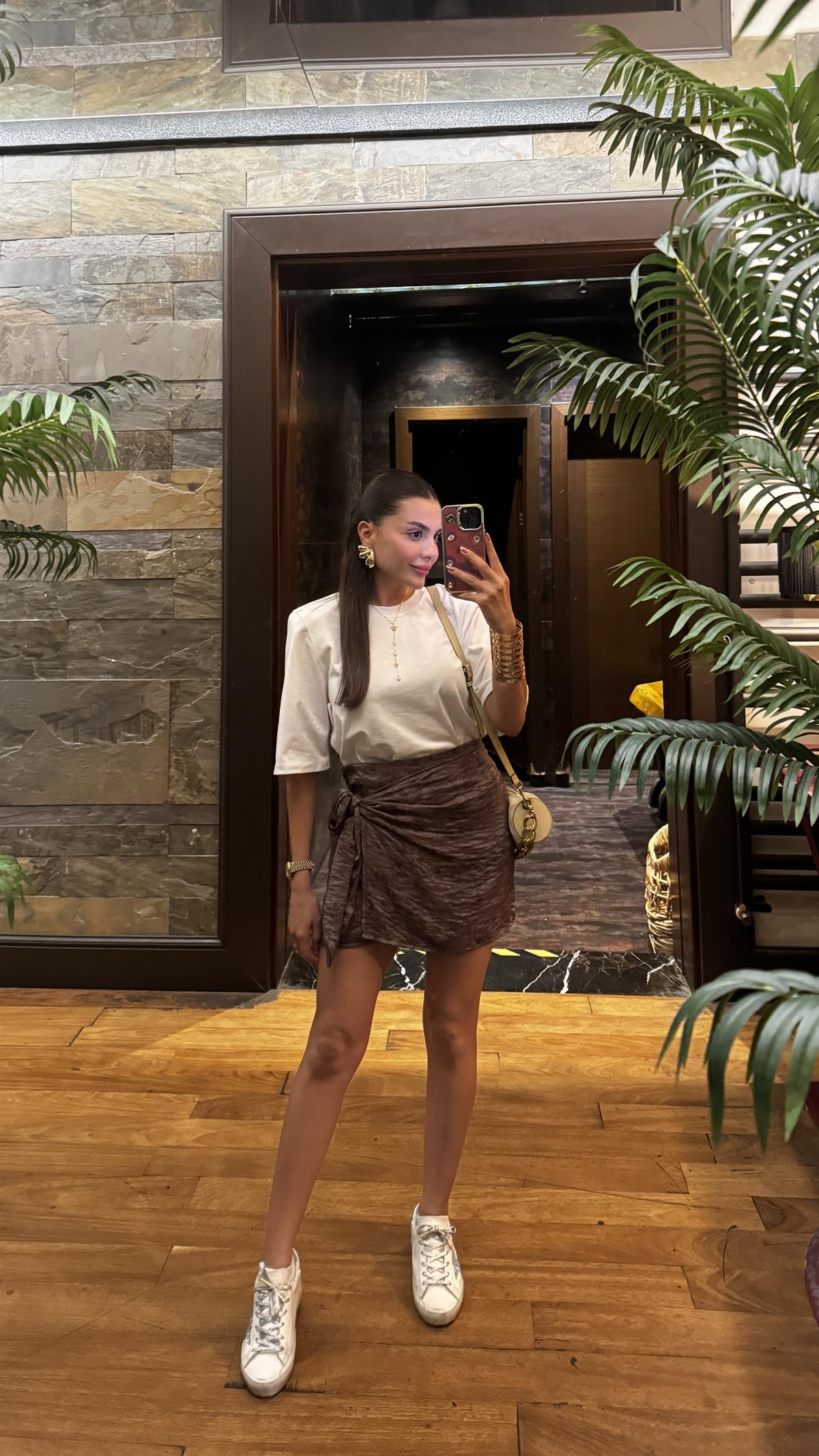 Olga Parlak Dokulu Kahve Etek