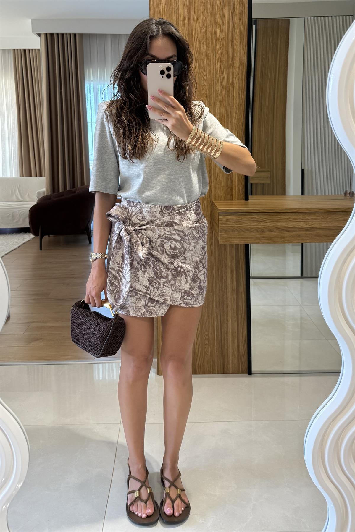 Olga Parlak Dokulu Taş Etek