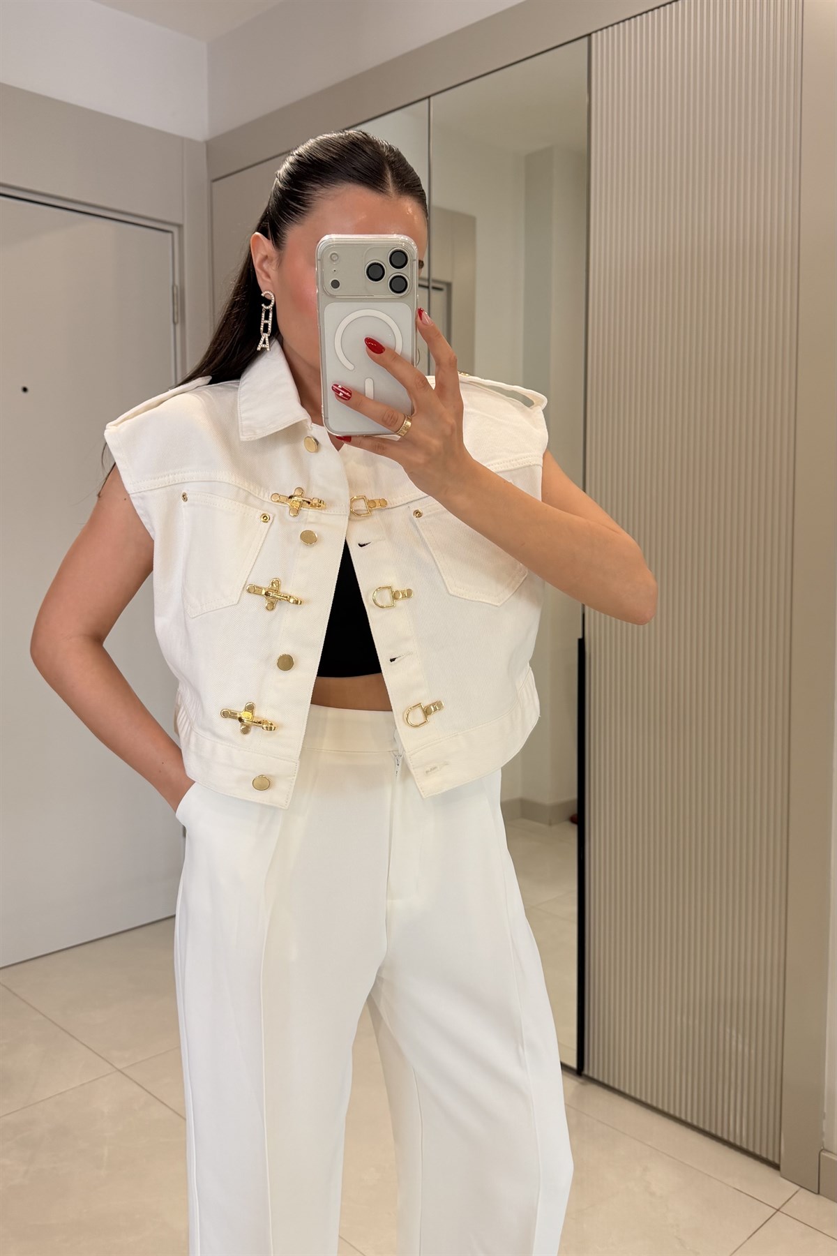Opalite Beyaz Tasarım Aksesuarlı Yelek