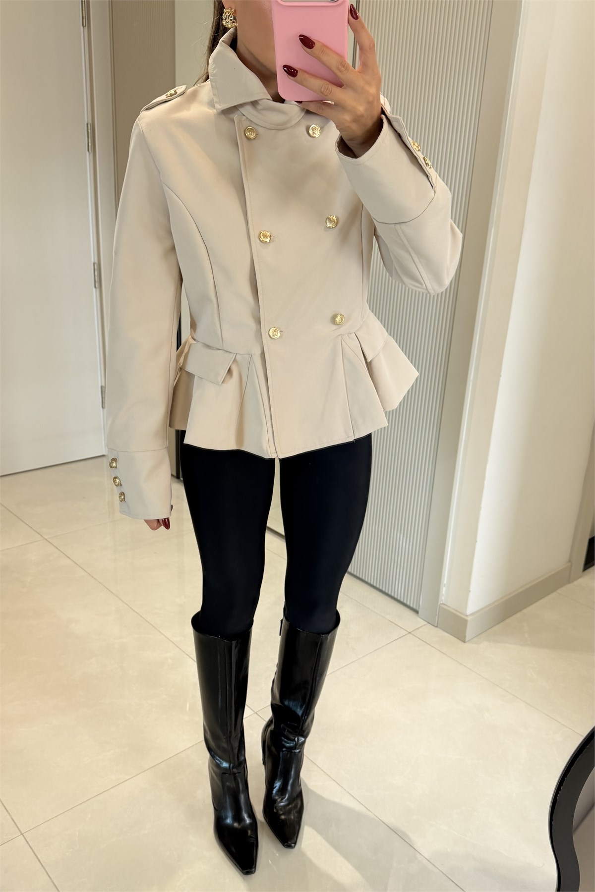 Ophelia Taş Gold Düğmeli Peplum Blazer Ceket