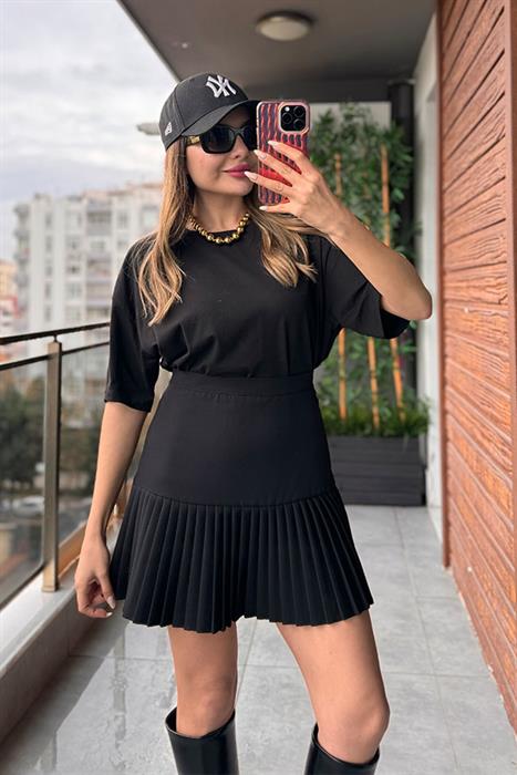 Orazia Altı Pileli Siyah Etek