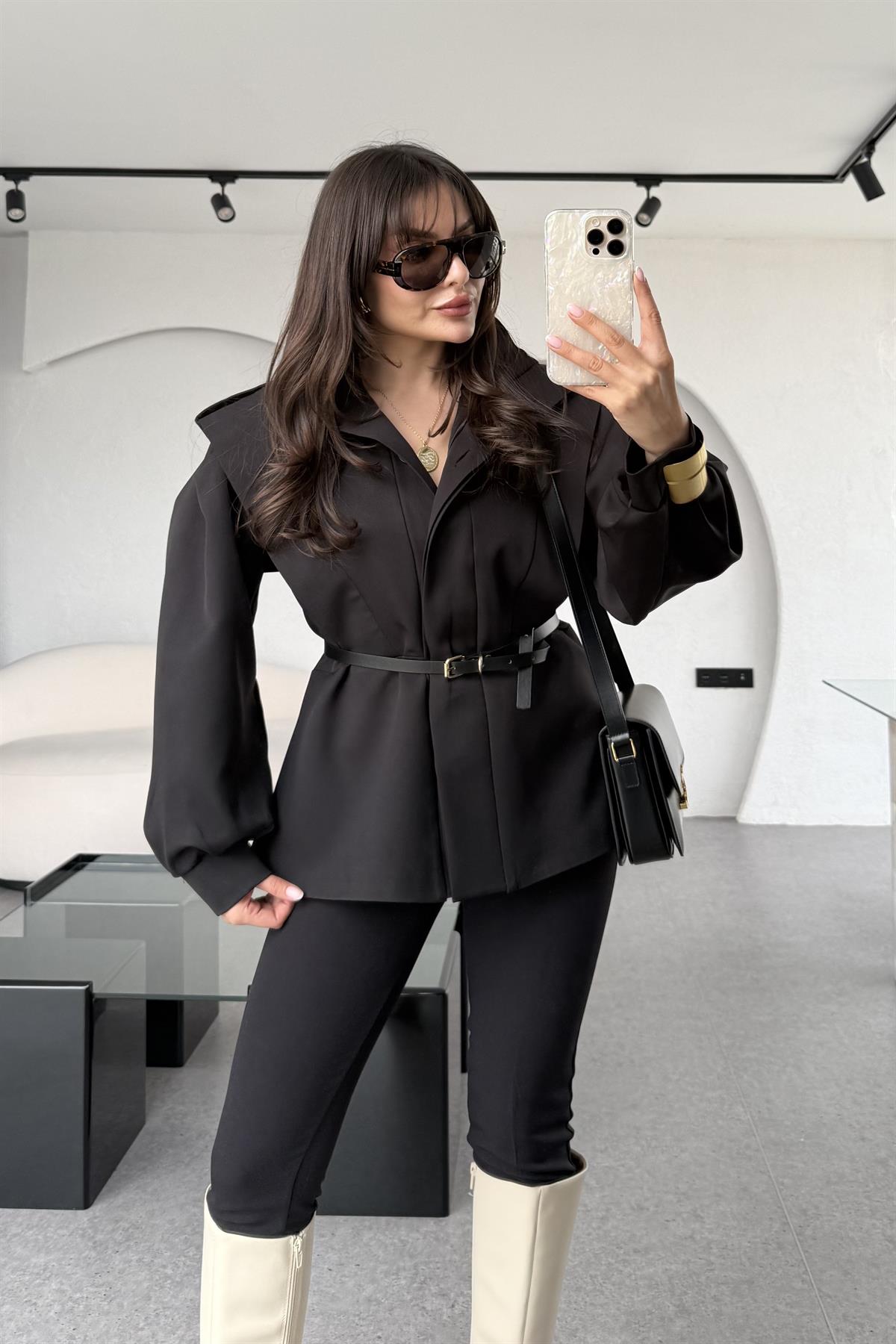 Oriana Siyah Vatkalı Tasarım Ceket