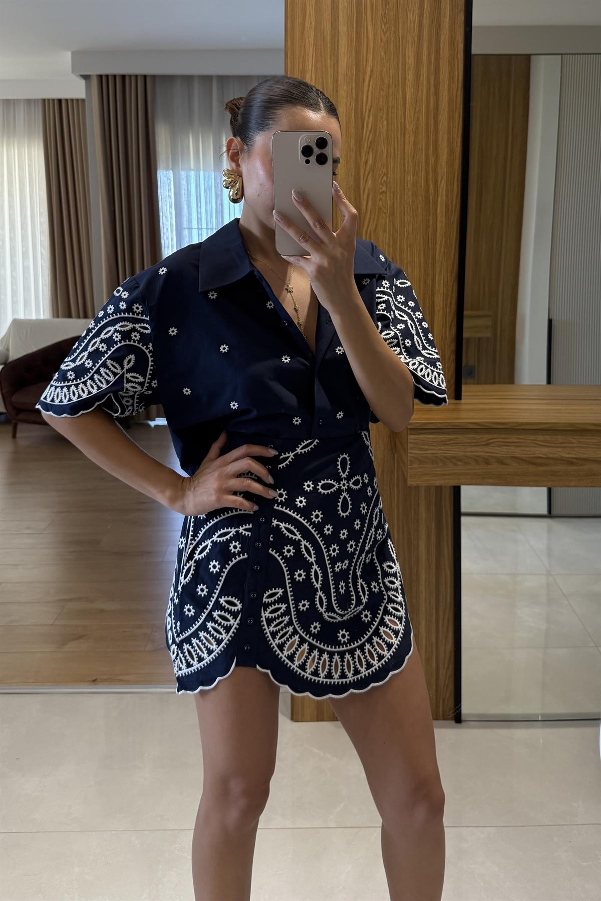 Oriya Nakışlı Lacivert Gömlek