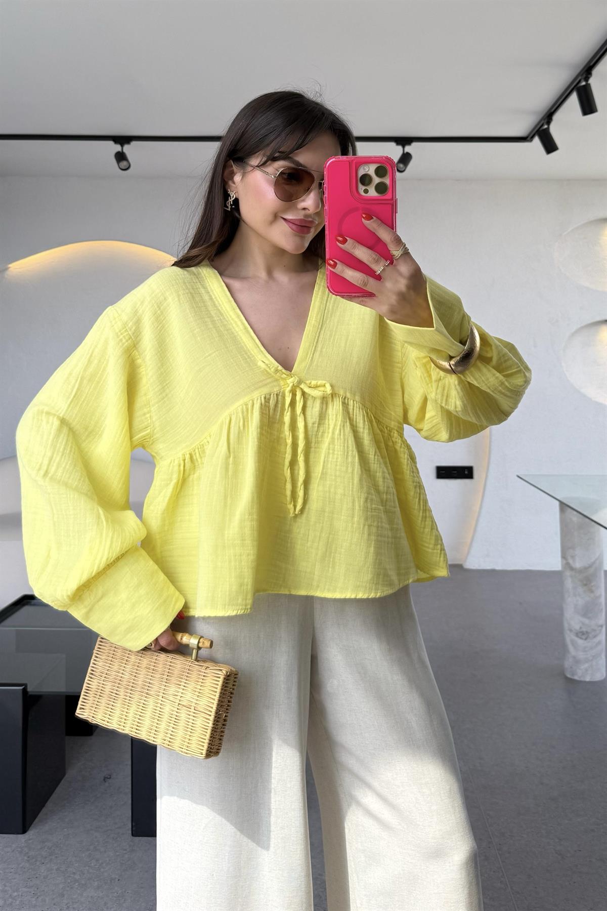 Orlando Sarı V yaka Müslin Gömlek