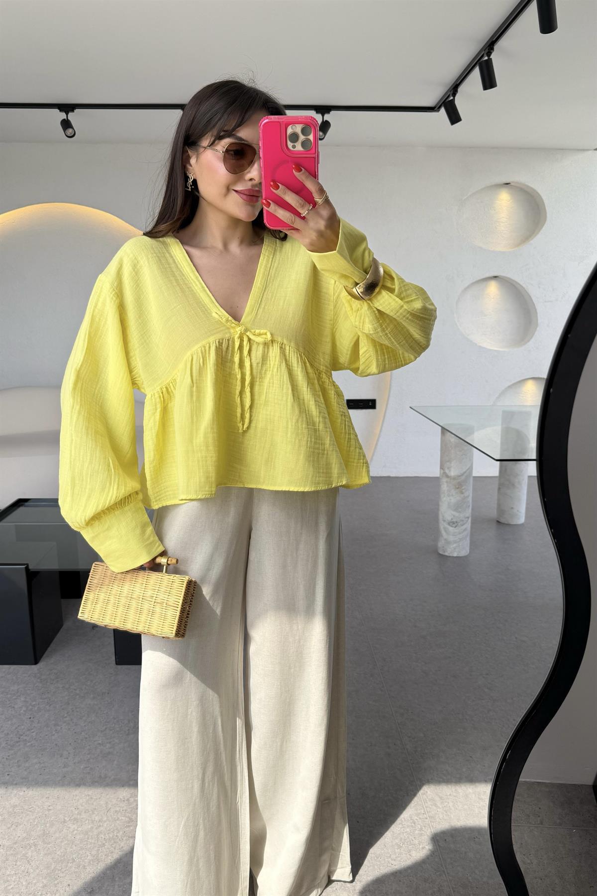 Orlando Sarı V yaka Müslin Gömlek