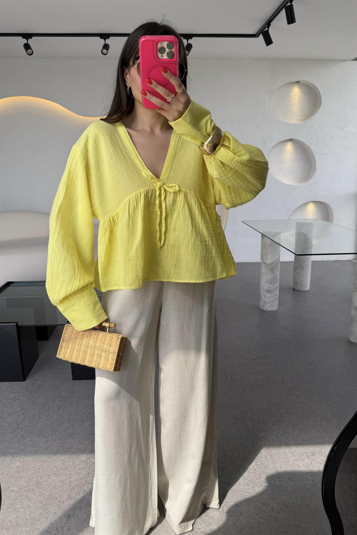 Orlando Sarı V yaka Müslin Gömlek