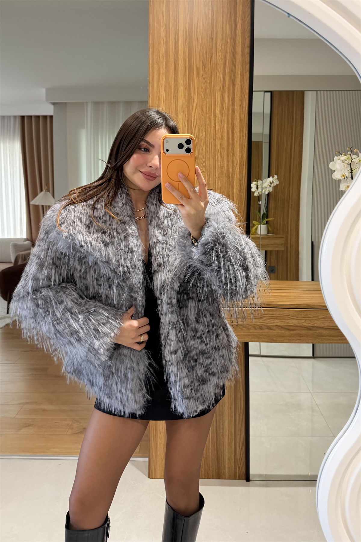 Otis Gri Saçaklı Yakalı Kürk