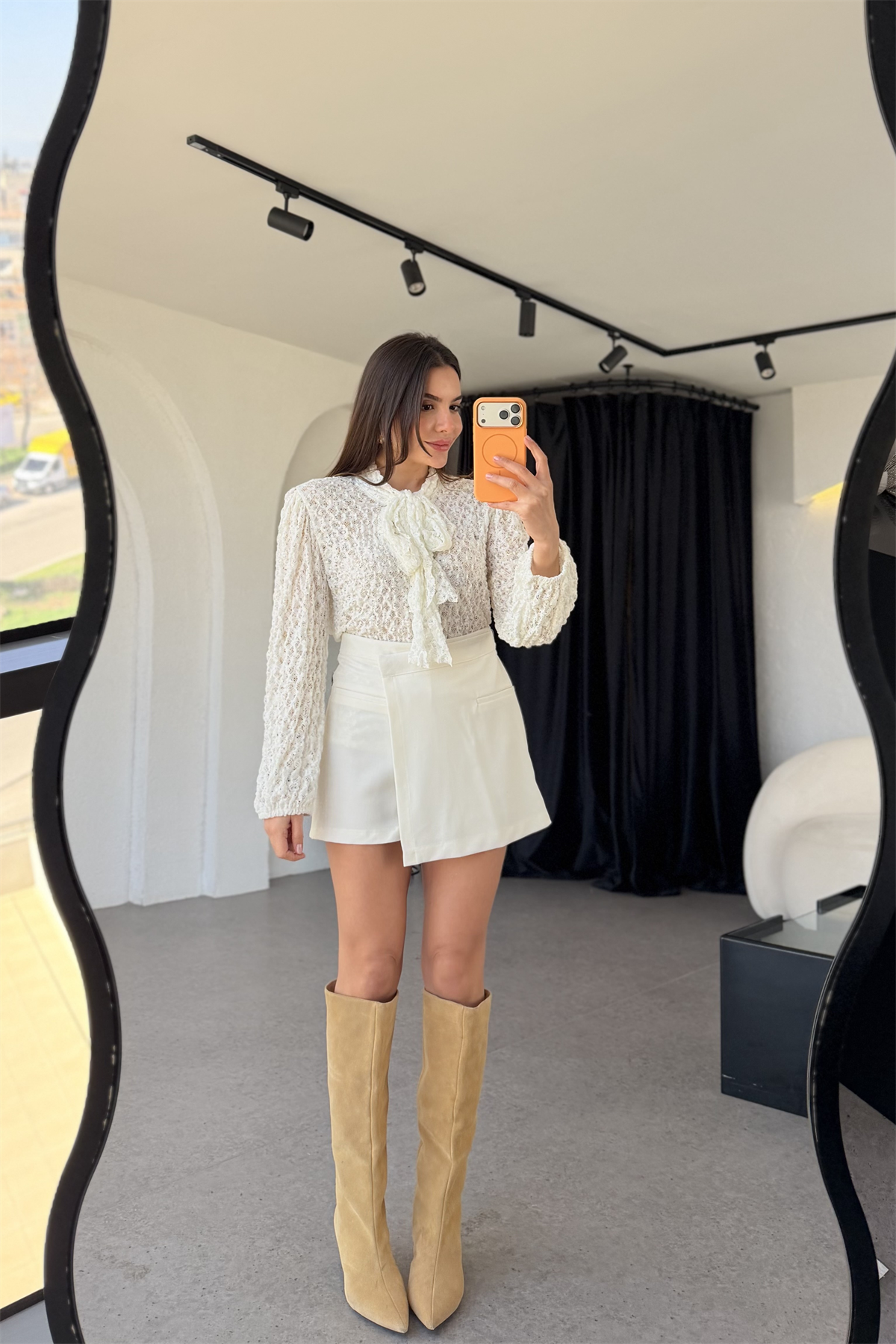 Paira Beyaz Cep Detaylı Şort Etek