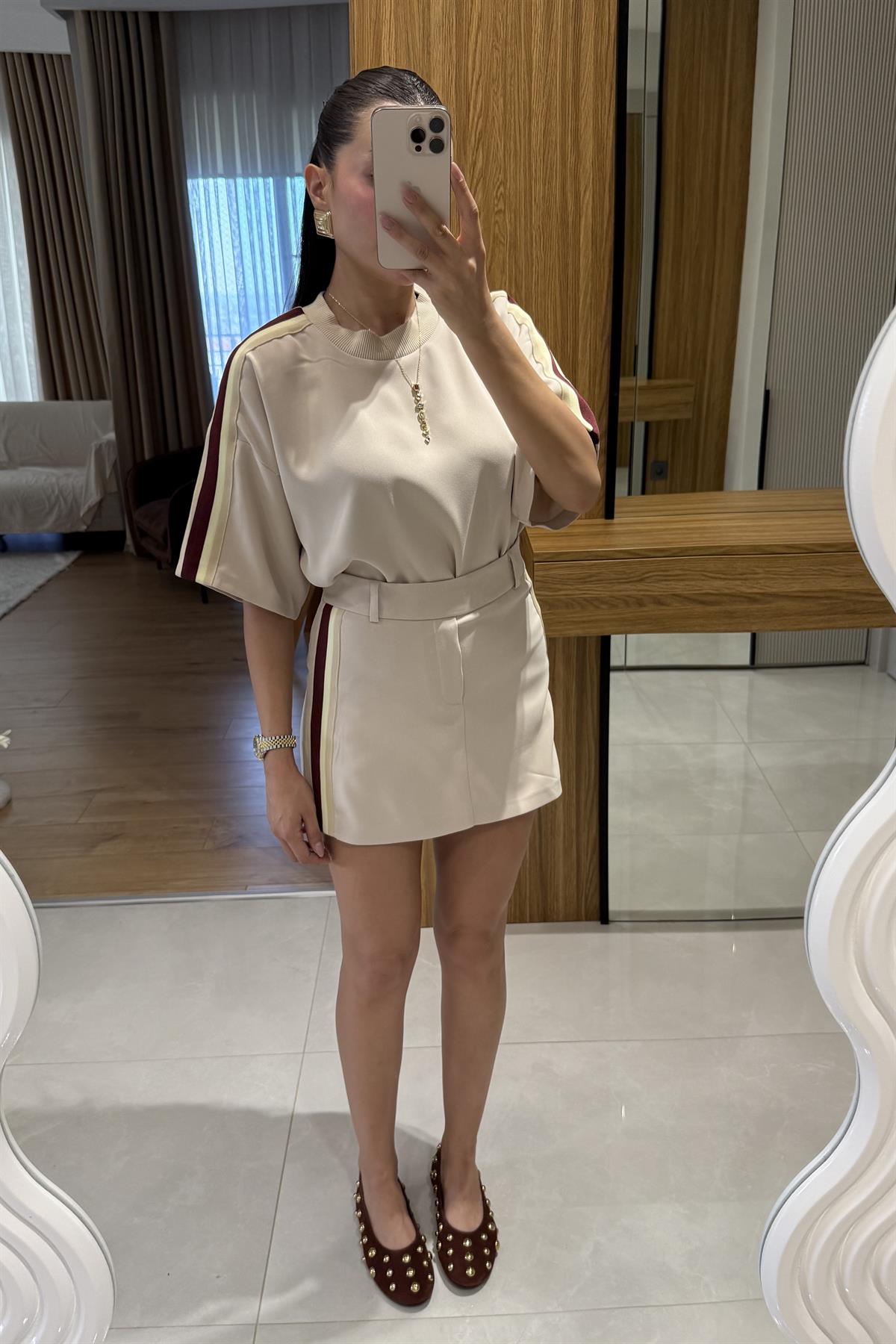 Palmas Krem Yarım Kollu Şerit Detay Şortlu Premium Takım