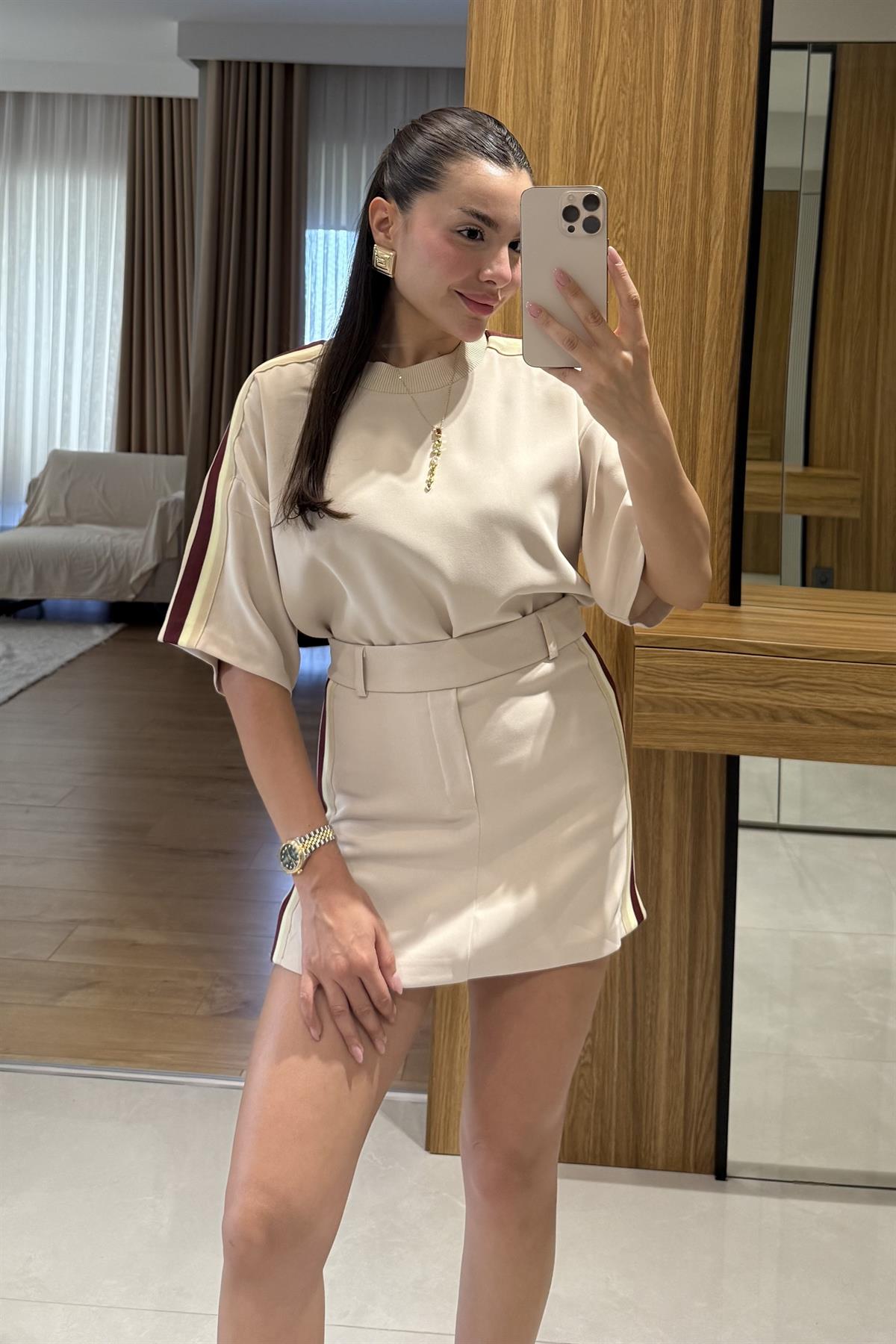 Palmas Krem Yarım Kollu Şerit Detay Şortlu Premium Takım