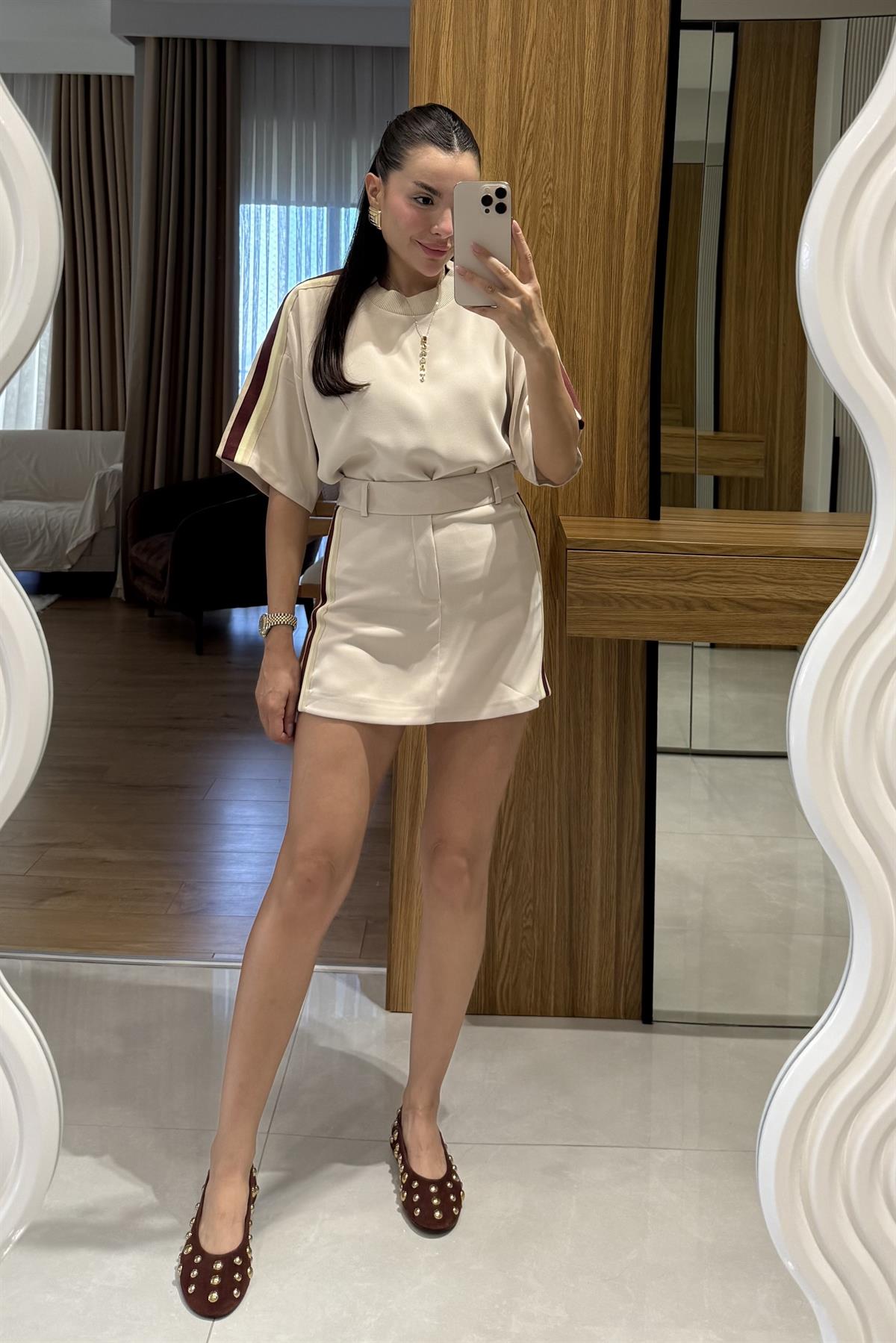 Palmas Krem Yarım Kollu Şerit Detay Şortlu Premium Takım