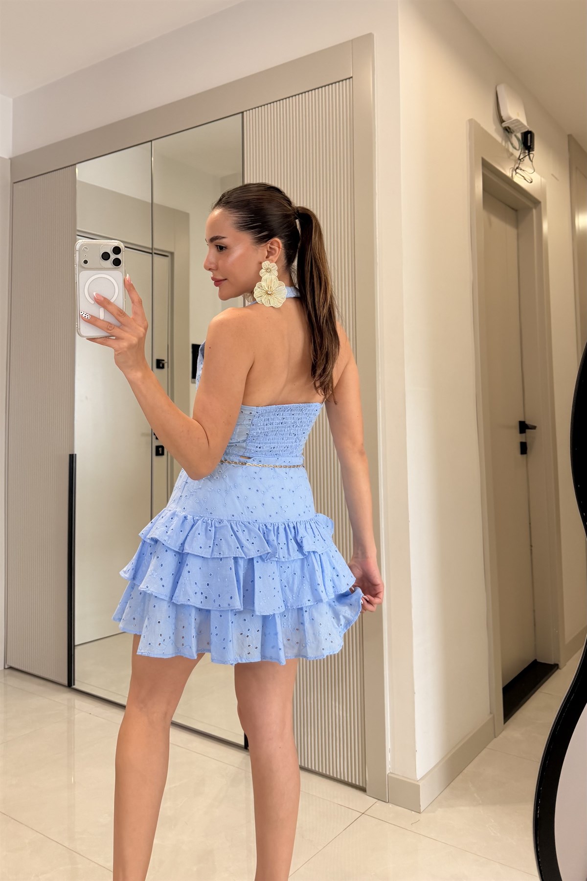 Parsley Mavi Brode İşlemeli Halter Yaka Crop