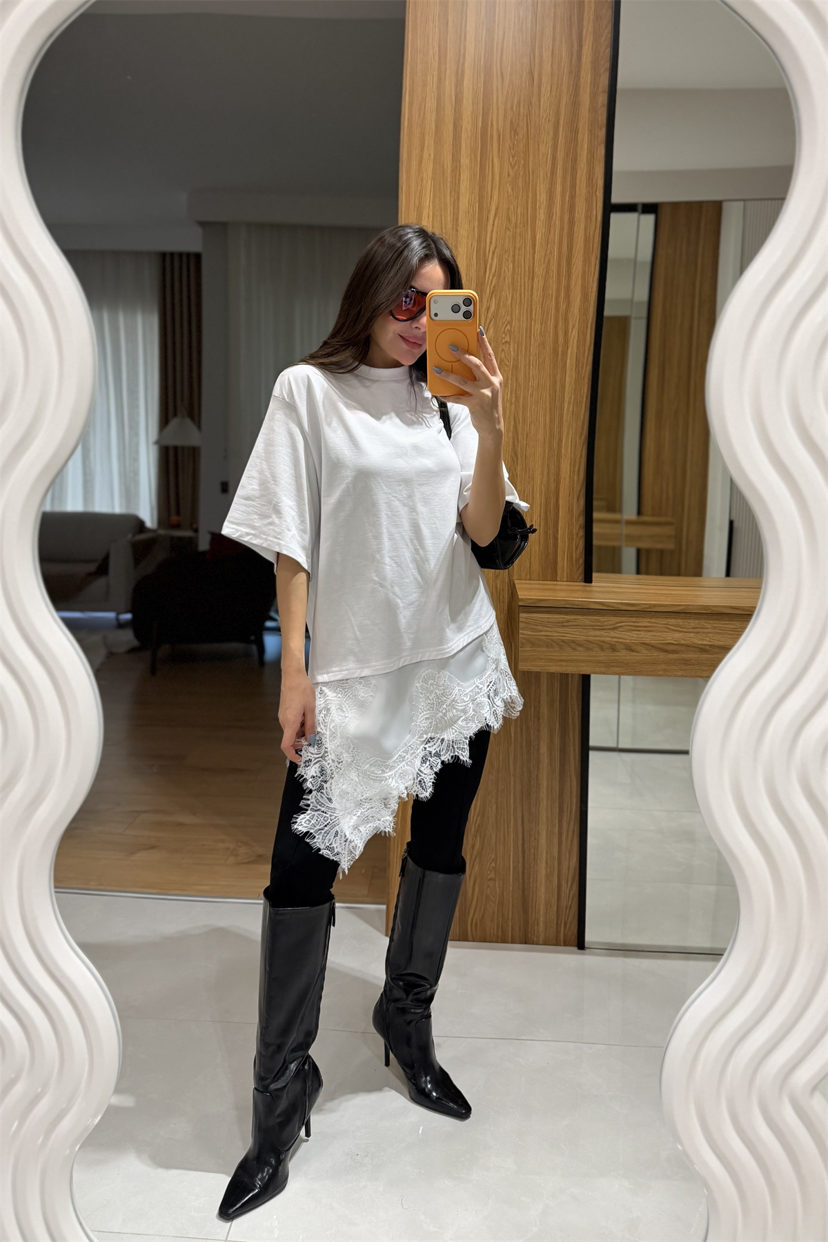 Patrisan Beyaz Dantel Detaylı Tshirt