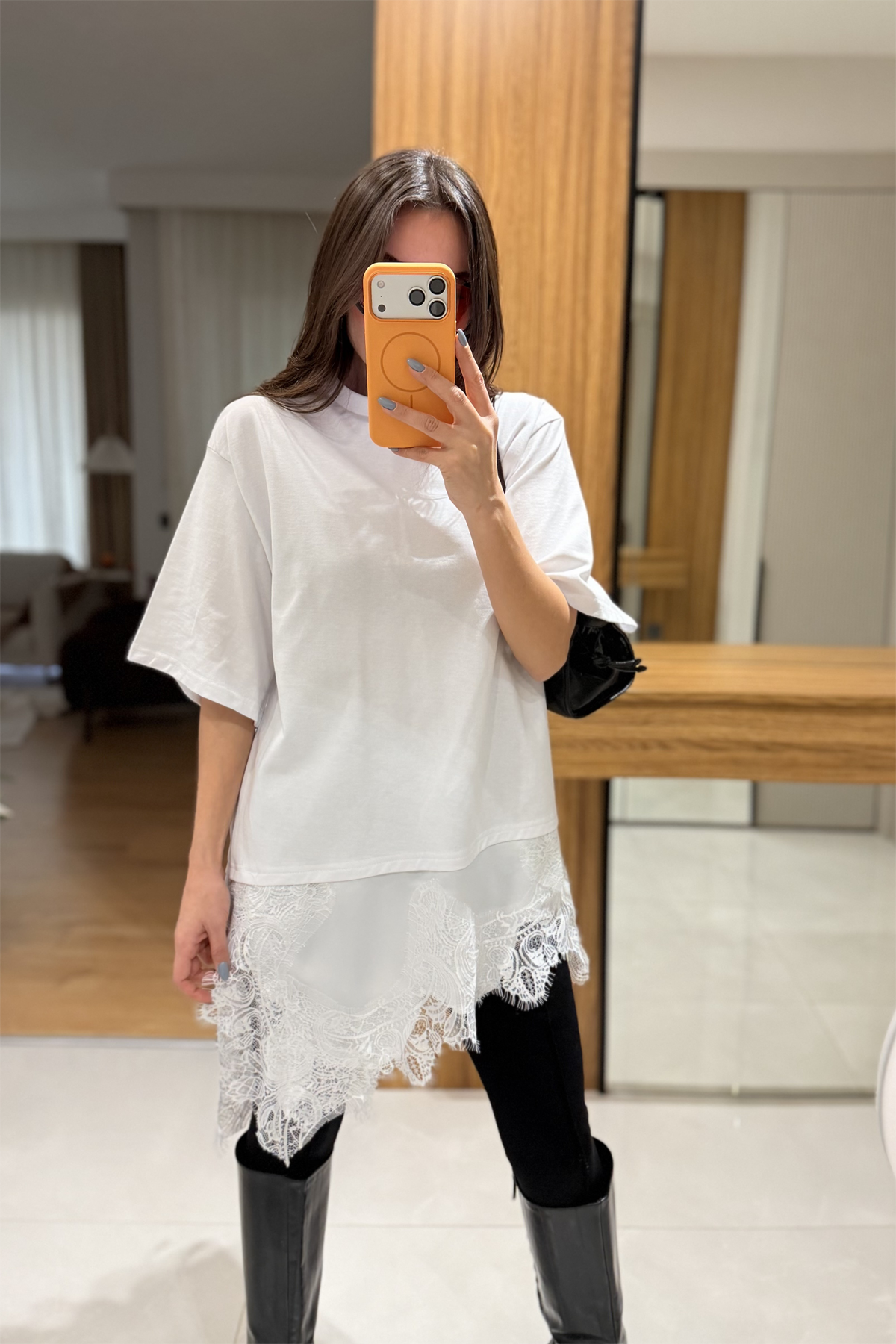 Patrisan Beyaz Dantel Detaylı Tshirt