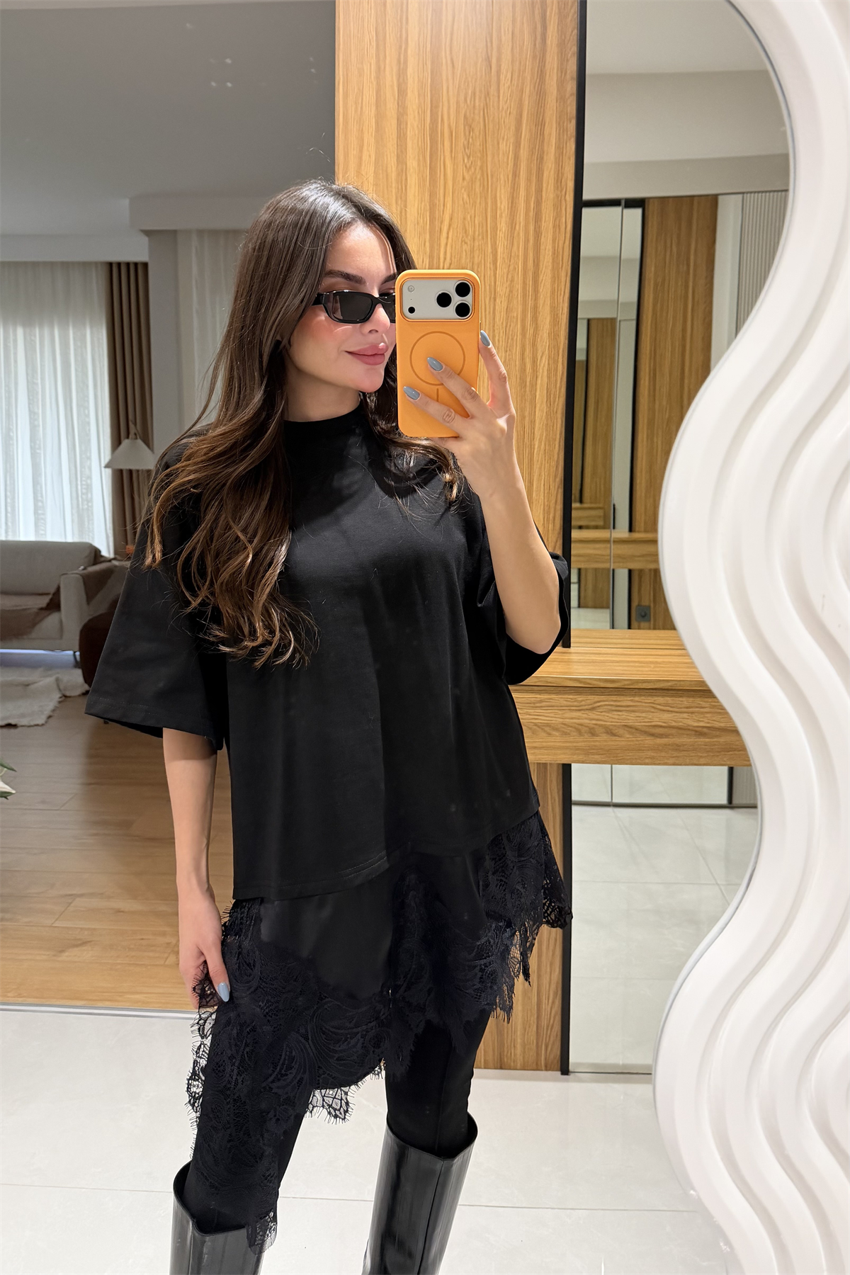 Patrisan Siyah Dantel Detaylı Tshirt