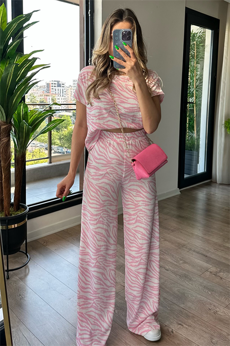 Pembe beyaz dalgalı ikili takım