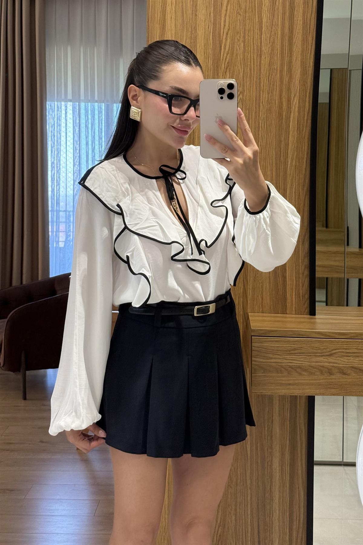 Pevra Fırfırlı Biyeli Gömlek 