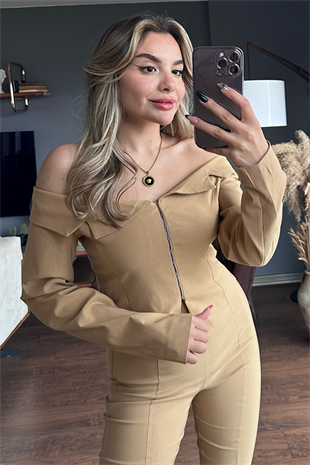 Polene madonna yaka karamel crop gömlek