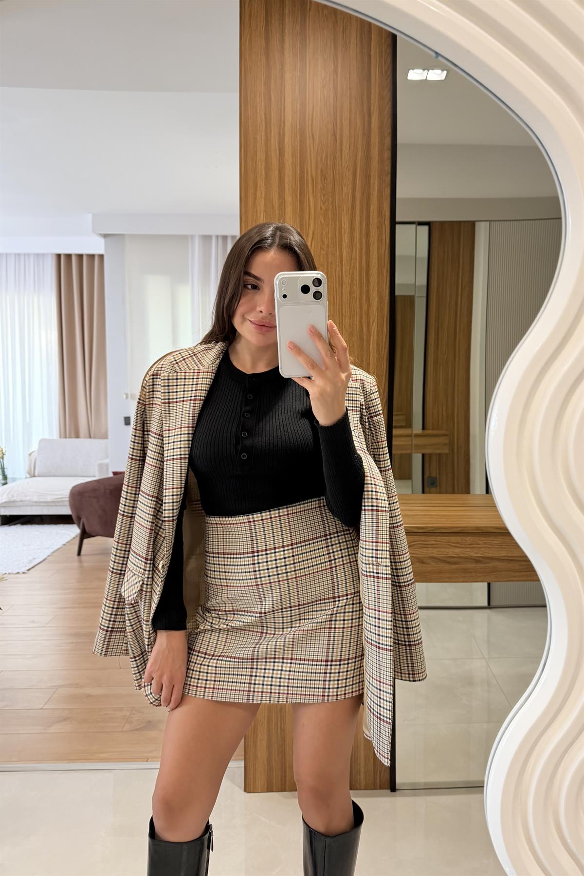 Polly Krem Ekose Vatkalı Ceket Etek Takım