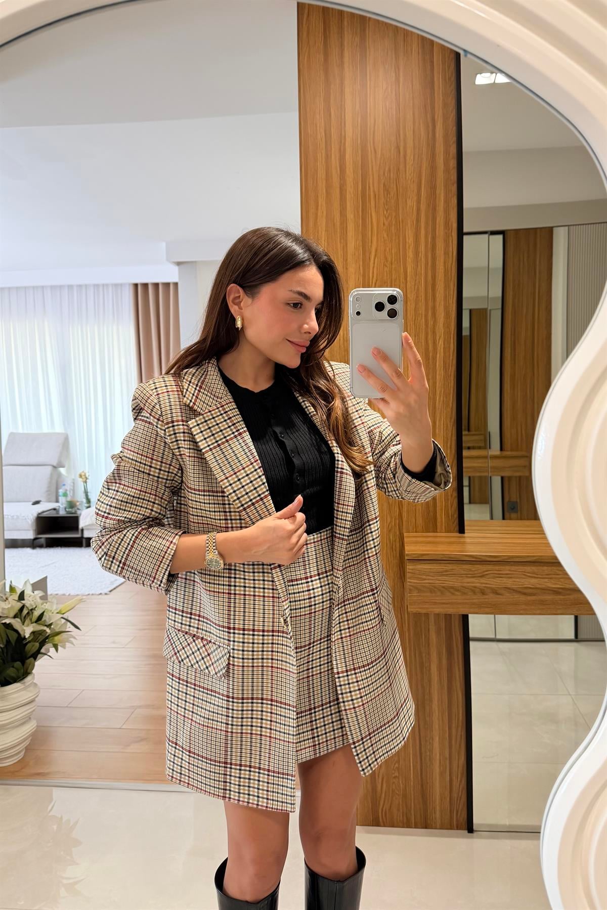 Polly Krem Ekose Vatkalı Ceket Etek Takım