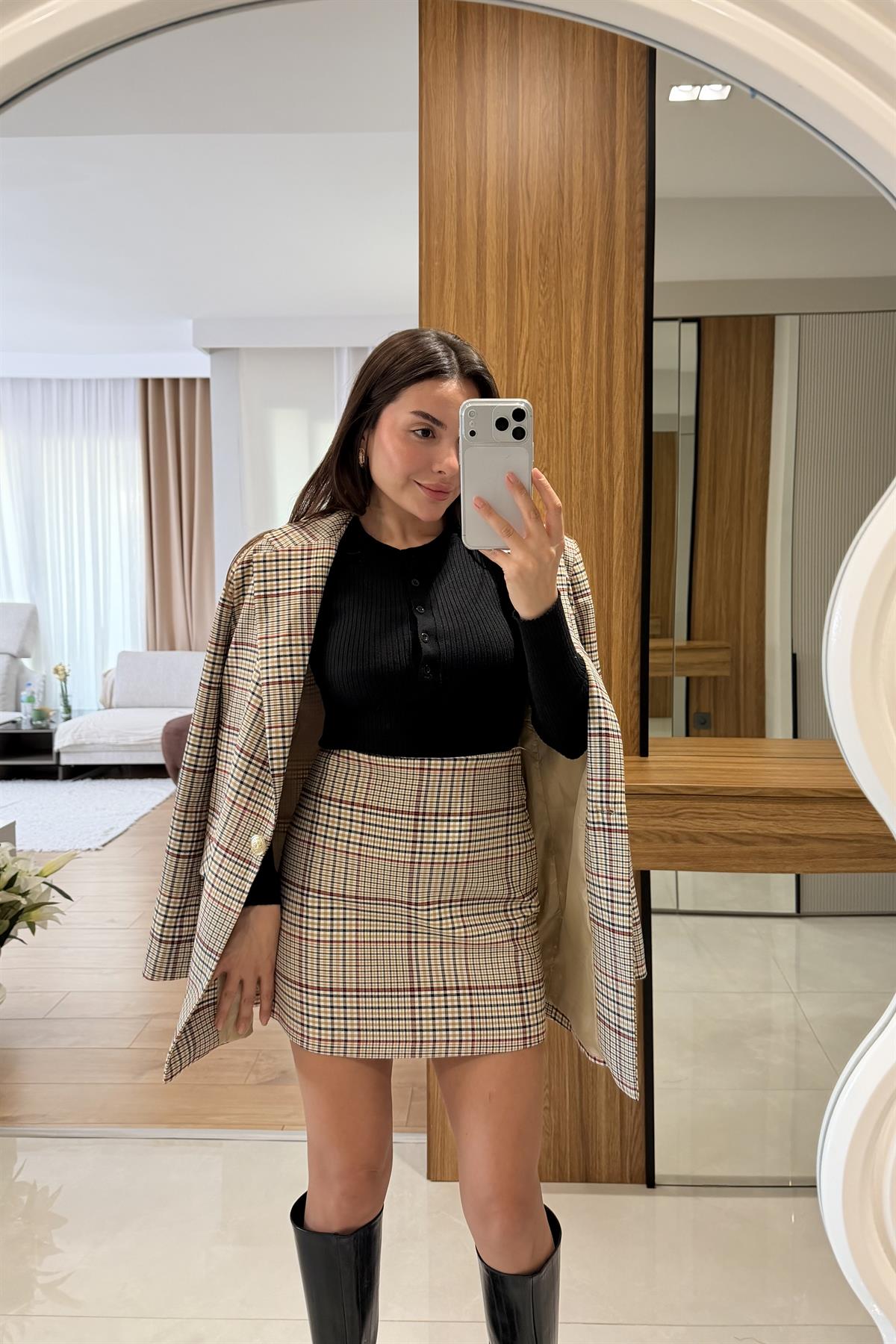 Polly Krem Ekose Vatkalı Ceket Etek Takım