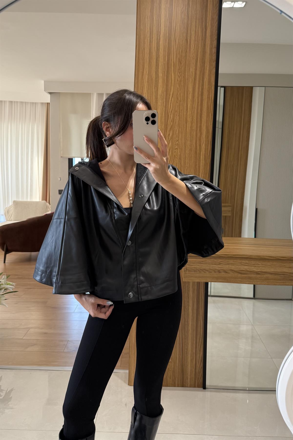 Prendi Deri Kapüşonlu Panço