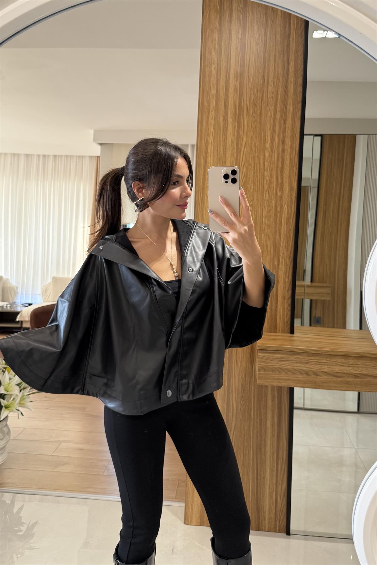 Prendi Deri Kapüşonlu Panço