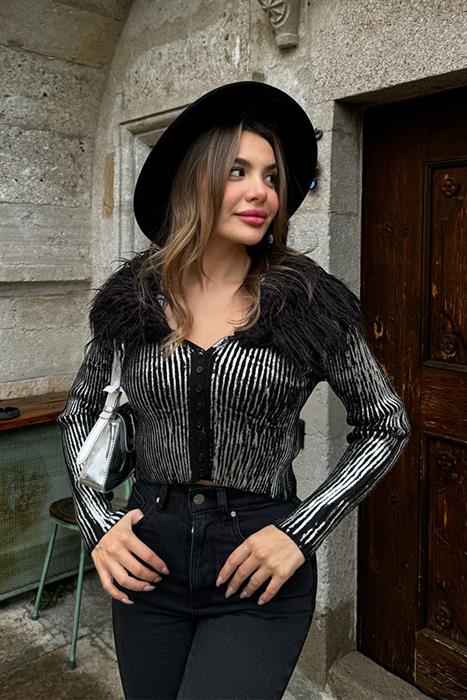 Preppy Yakası Kürklü Parlak Hırka - Siyah