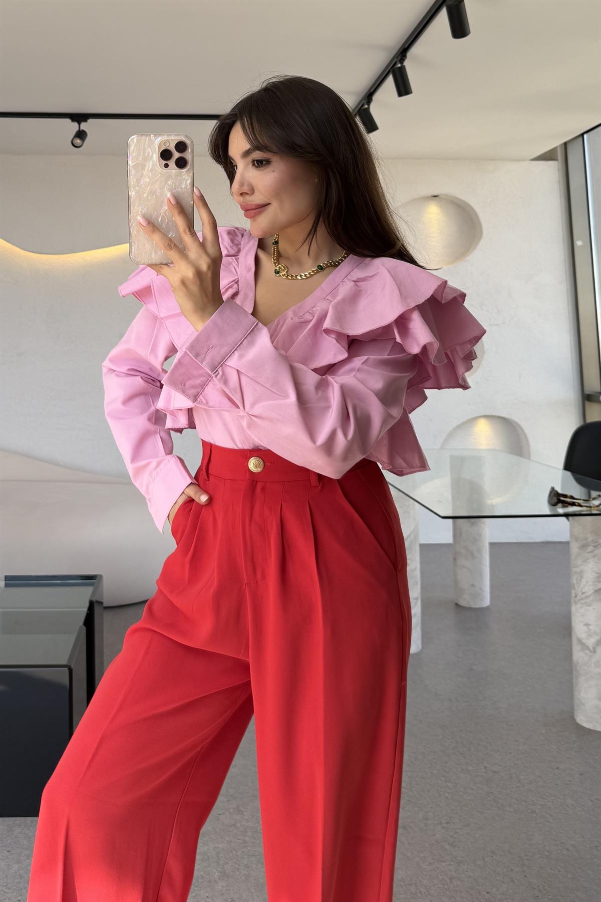 Presley Pembe Omuzları Fırfır Detaylı Gömlek