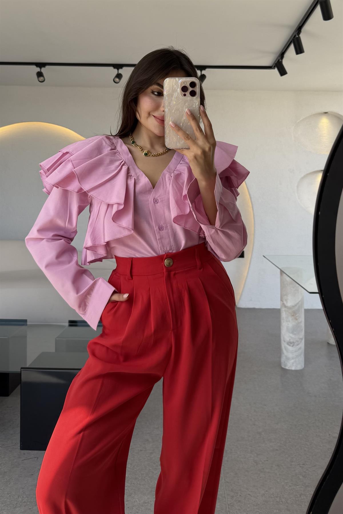 Presley Pembe Omuzları Fırfır Detaylı Gömlek