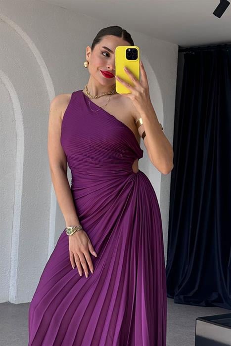 Prettie Tek Omuz Piliseli Asimetrik Elbise-Mor