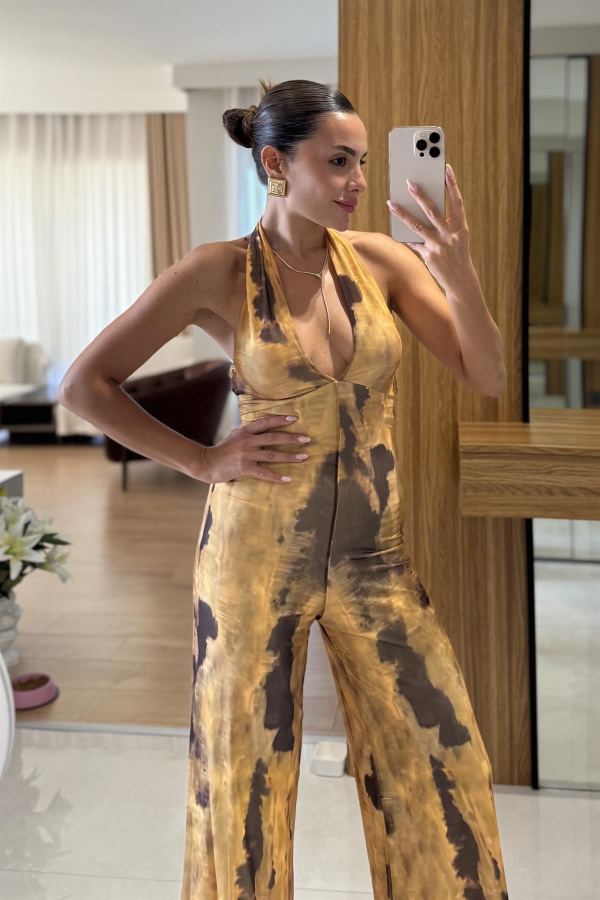 Priya Sarı V Yaka Etnik Desen Tulum