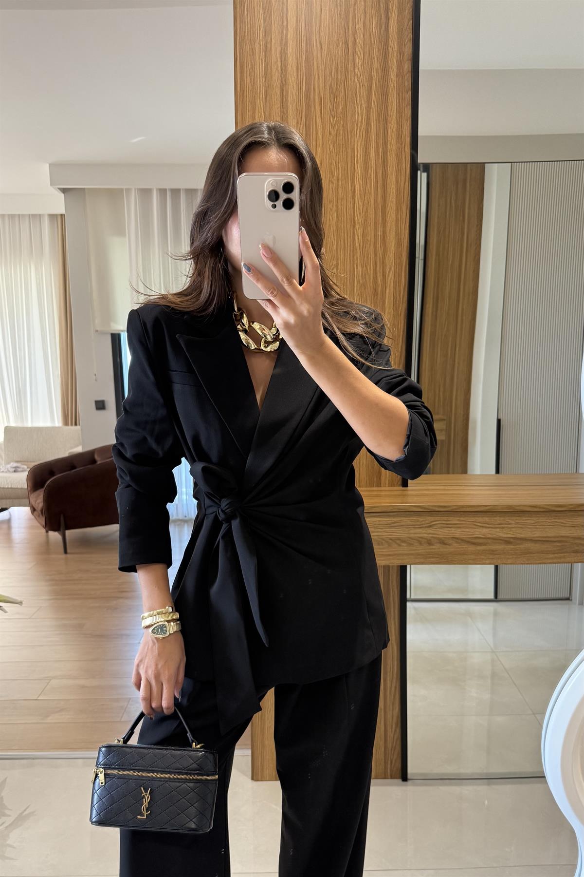 Minella Siyah Yandan Bağlamalı Ceket