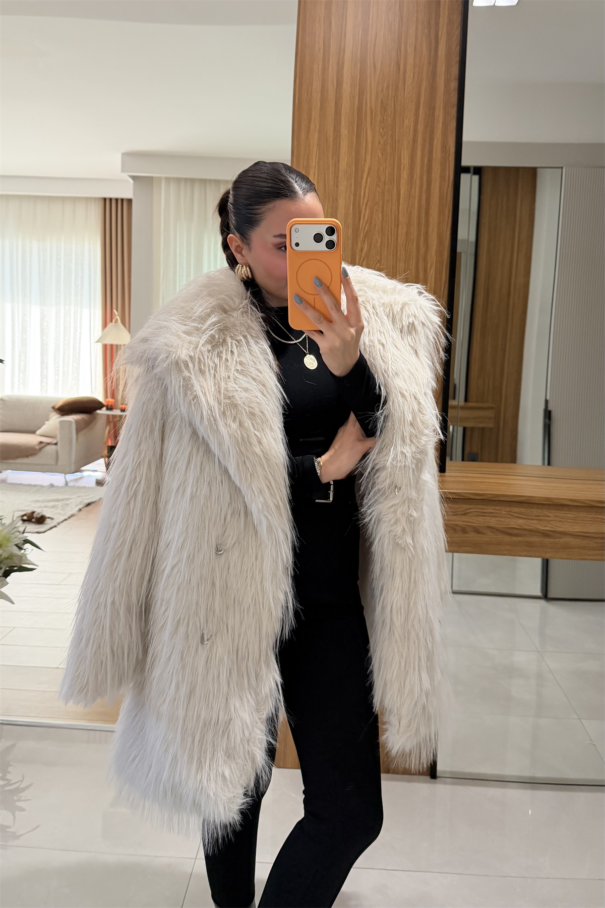 Quence Krem Uzun Saçaklı Kürk 