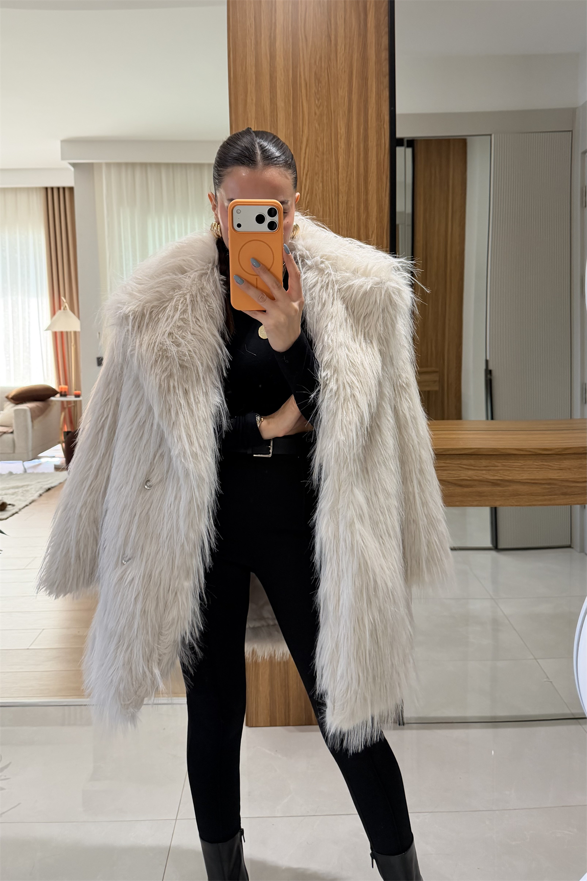 Quence Krem Uzun Saçaklı Kürk 