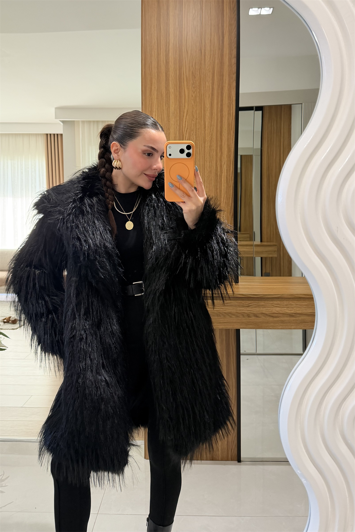 Quence Siyah Uzun Saçaklı Kürk 