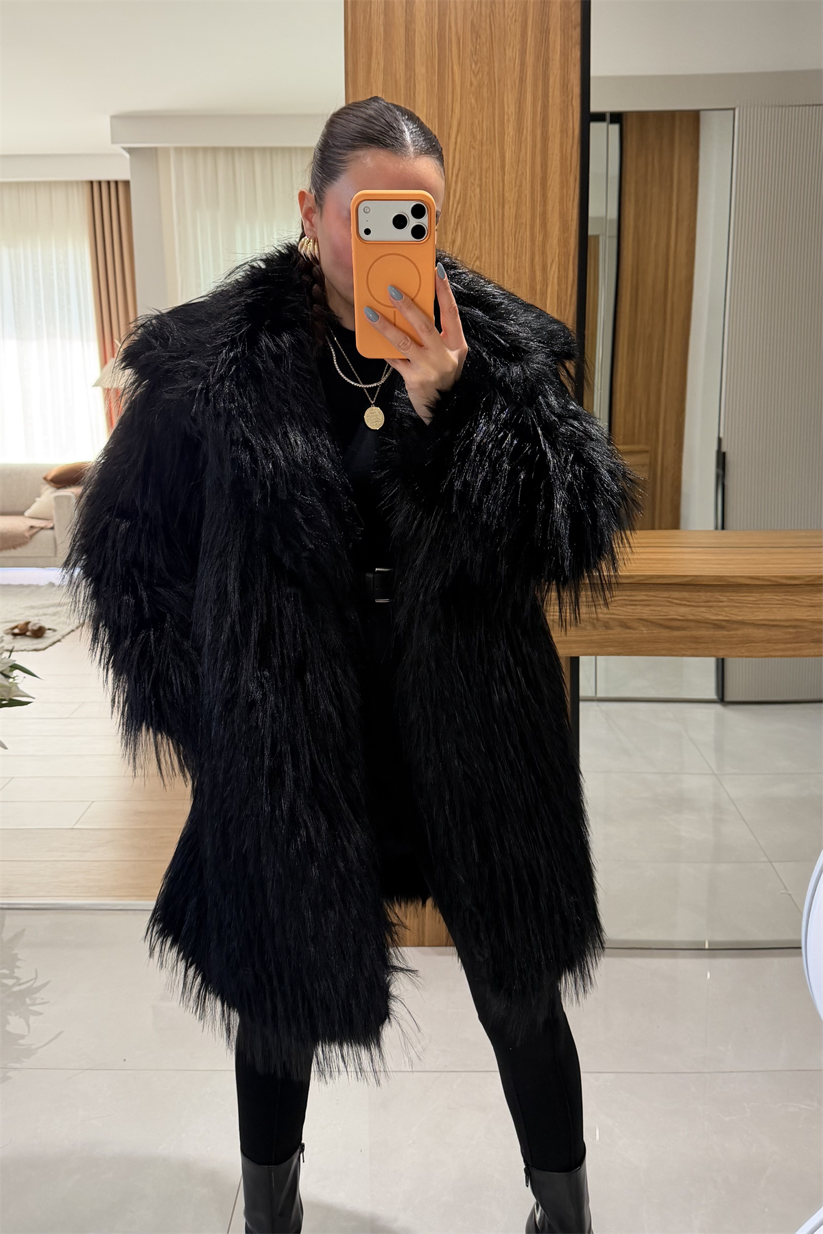 Quence Siyah Uzun Saçaklı Kürk 