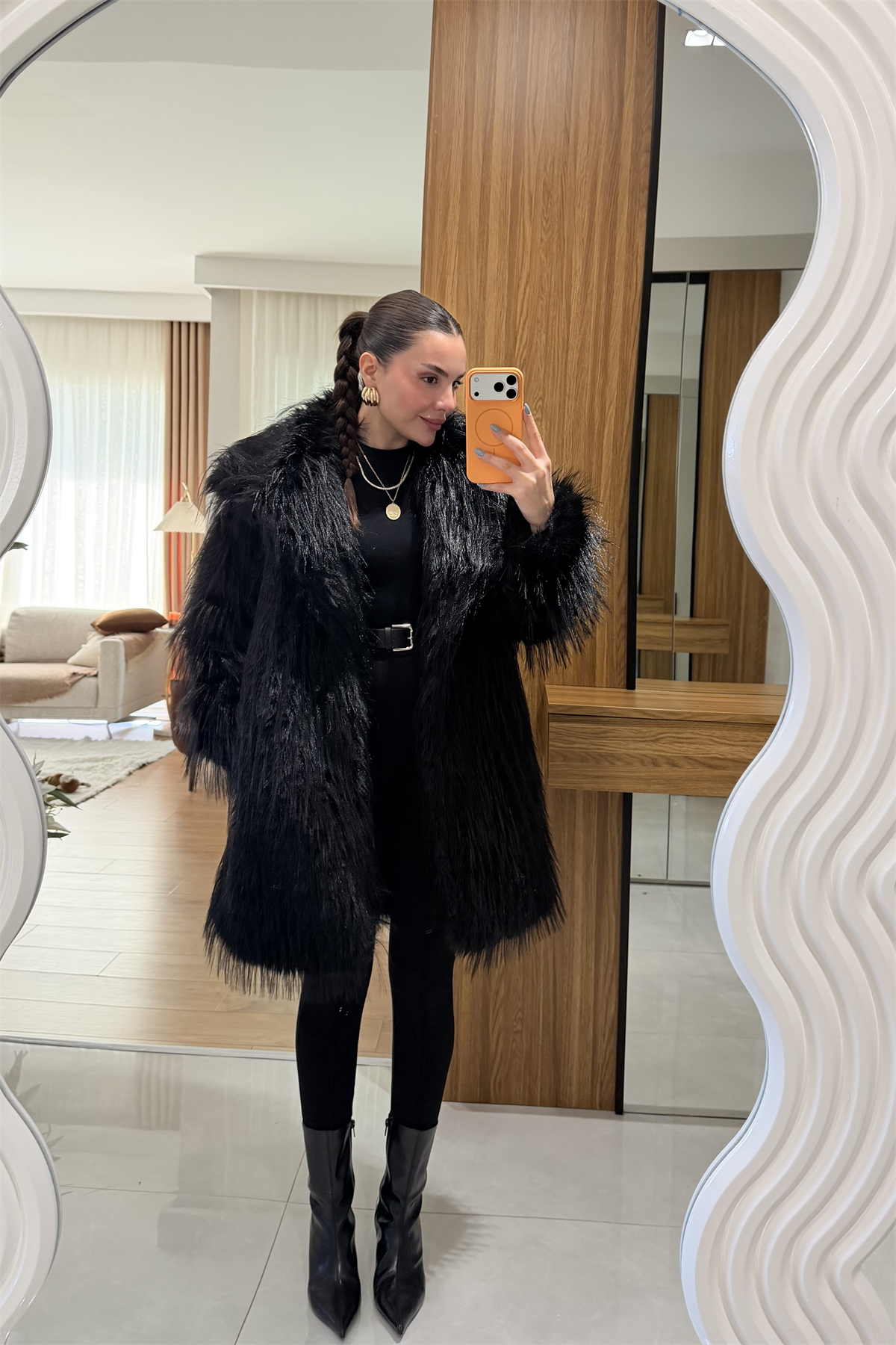 Quence Siyah Uzun Saçaklı Kürk 