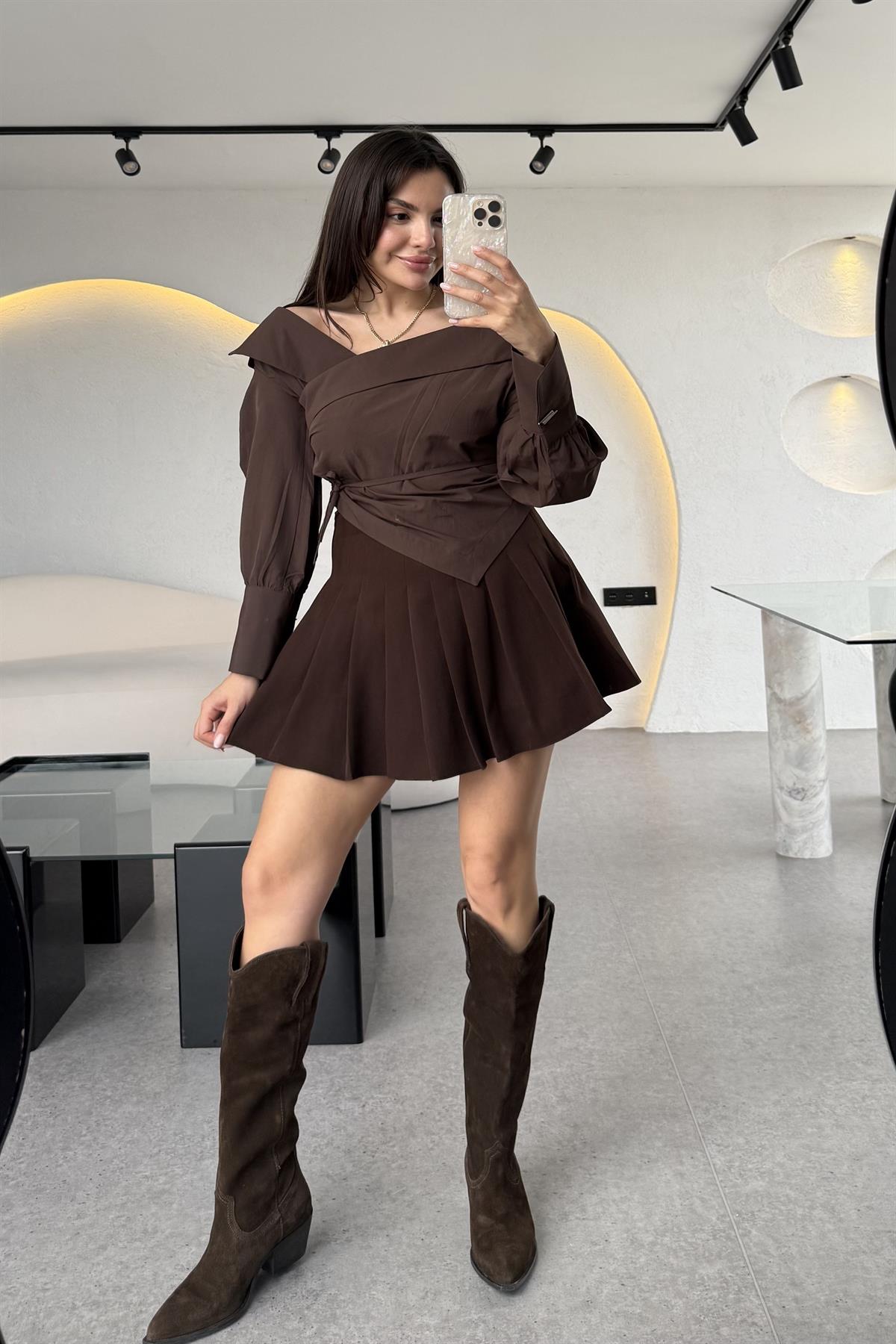 Qurora Acı Kahve Pileli Şort Etek