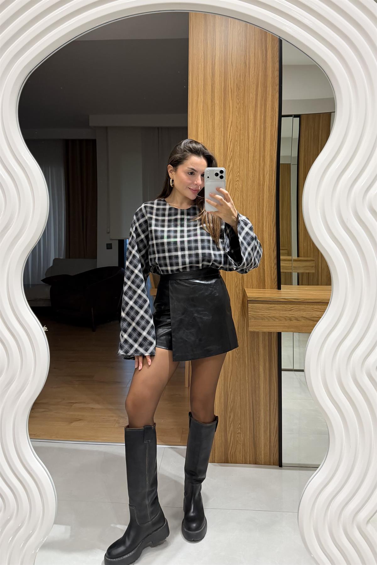 Ravix Siyah Deri Şort Etek