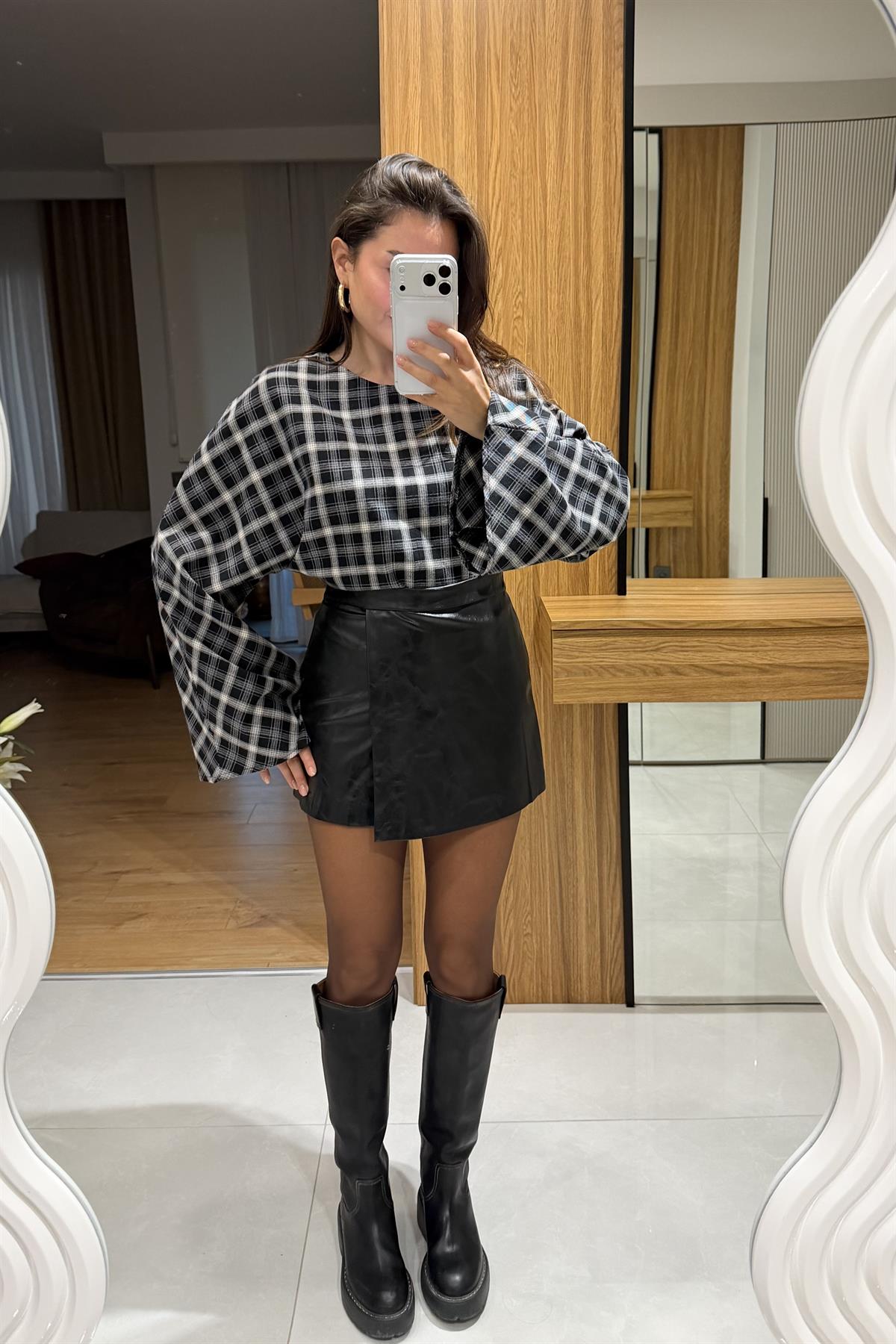 Ravix Siyah Deri Şort Etek