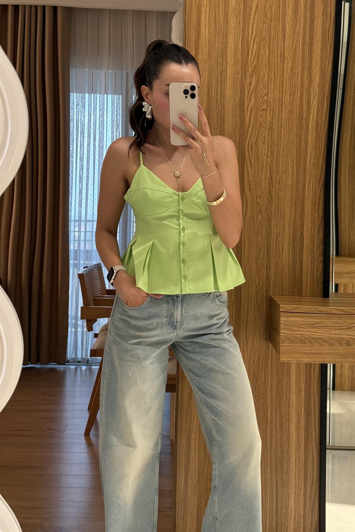 Raylin Lime Poplin Crop