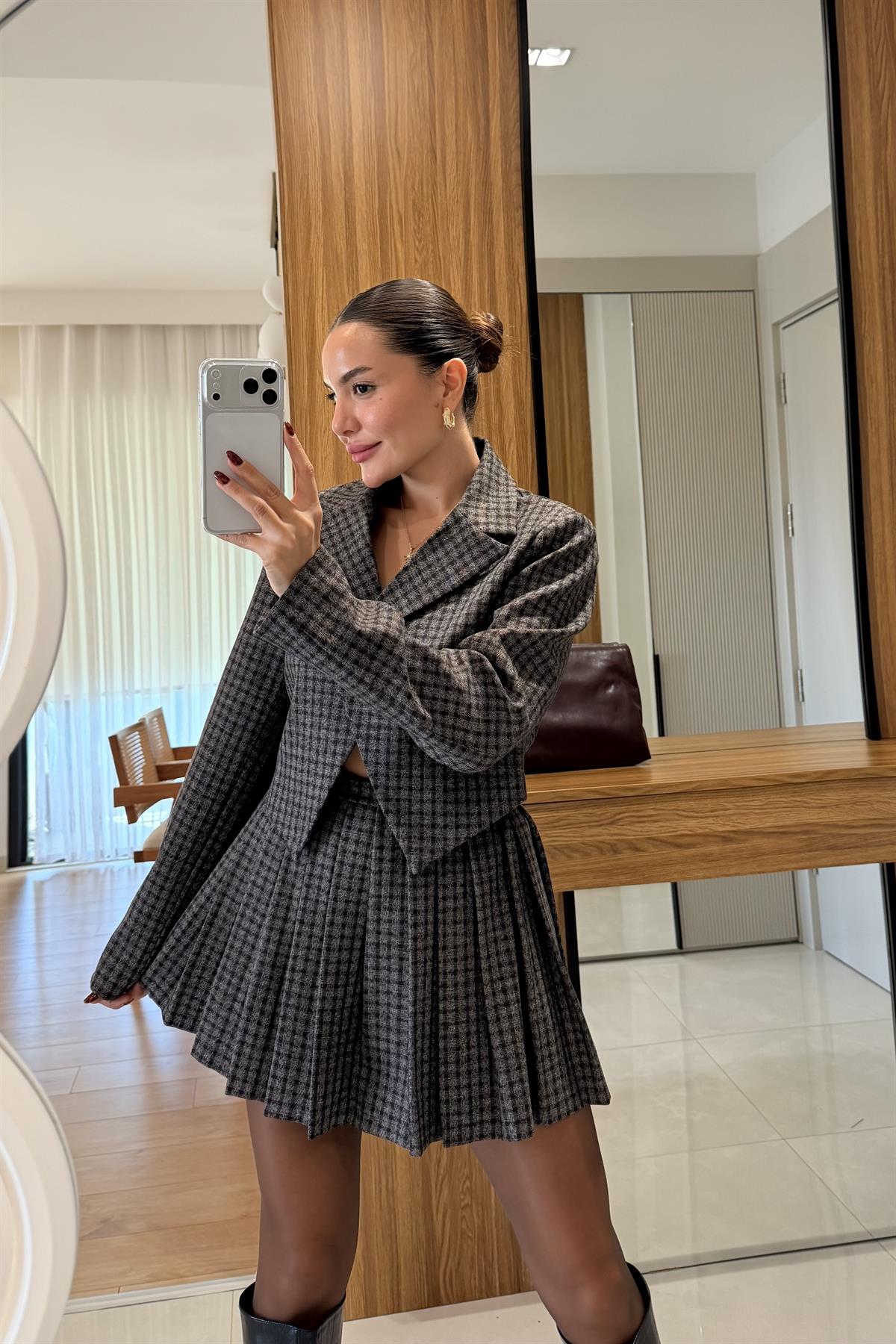 Renata Ekose Pileli Şort Etek